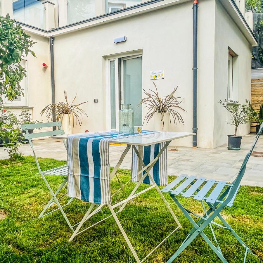 Bed and Breakfast Flavia'S Lemons Sorrento Esterno foto