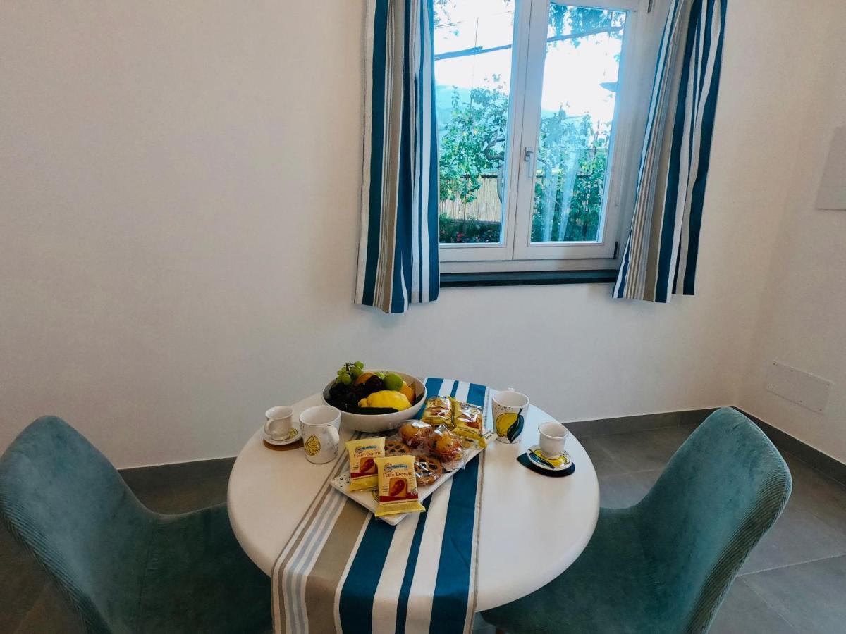 Bed and Breakfast Flavia'S Lemons Sorrento Esterno foto