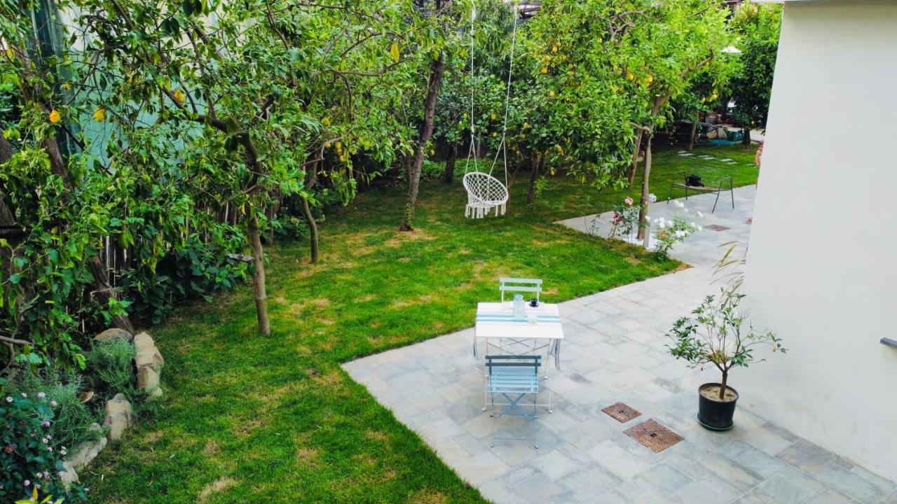 Bed and Breakfast Flavia'S Lemons Sorrento Esterno foto